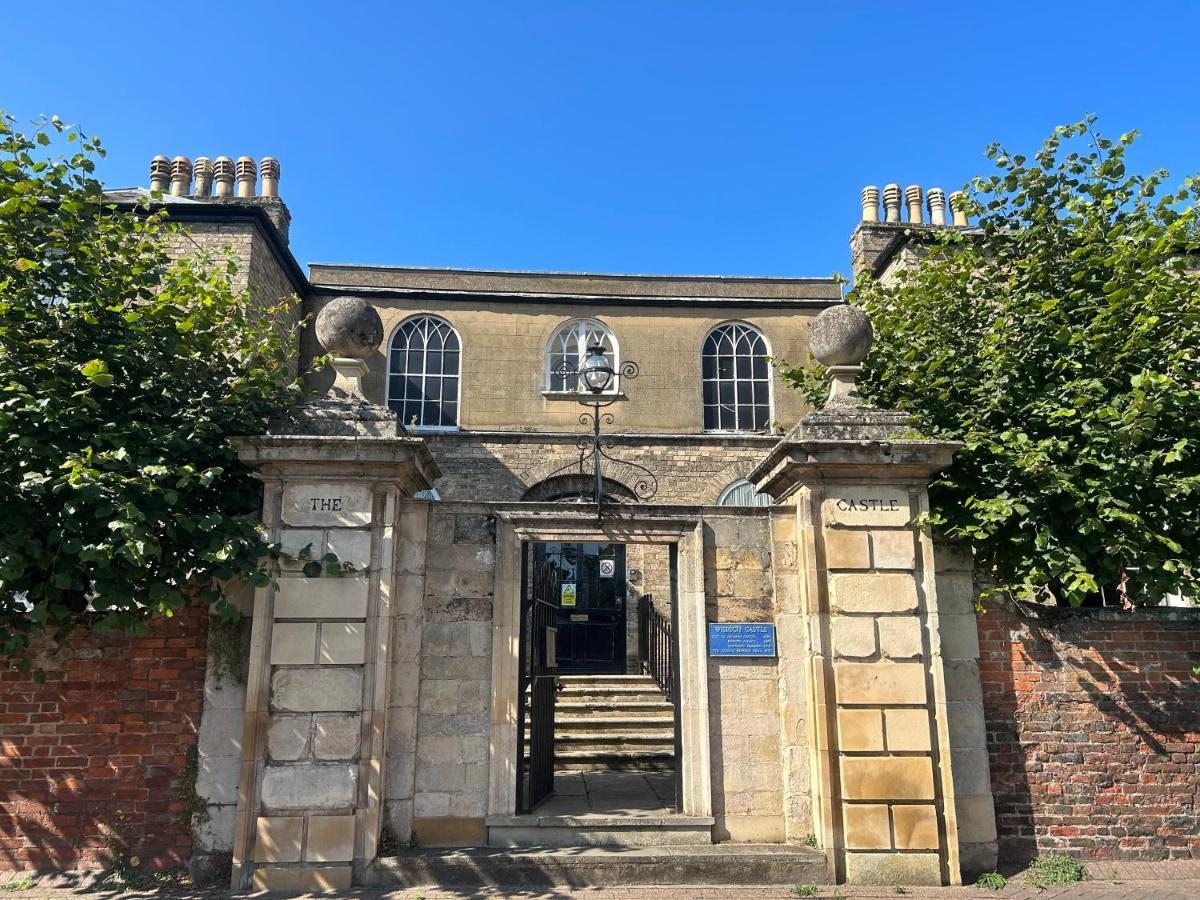 Park View: Spacious Family House Near Town Centre with Pet-Friendly Policy Wisbech Exterior photo