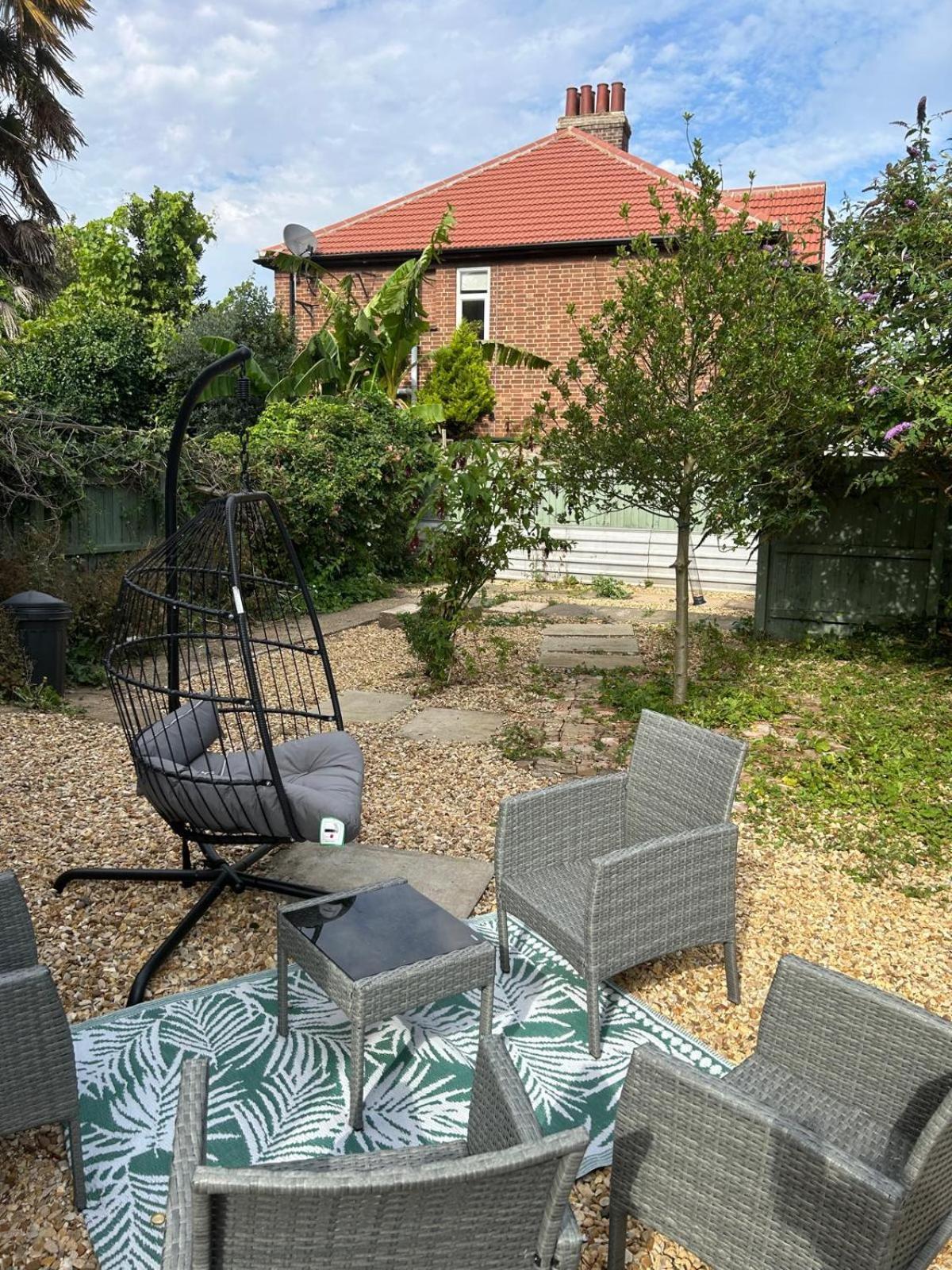 Park View: Spacious Family House Near Town Centre with Pet-Friendly Policy Wisbech Exterior photo